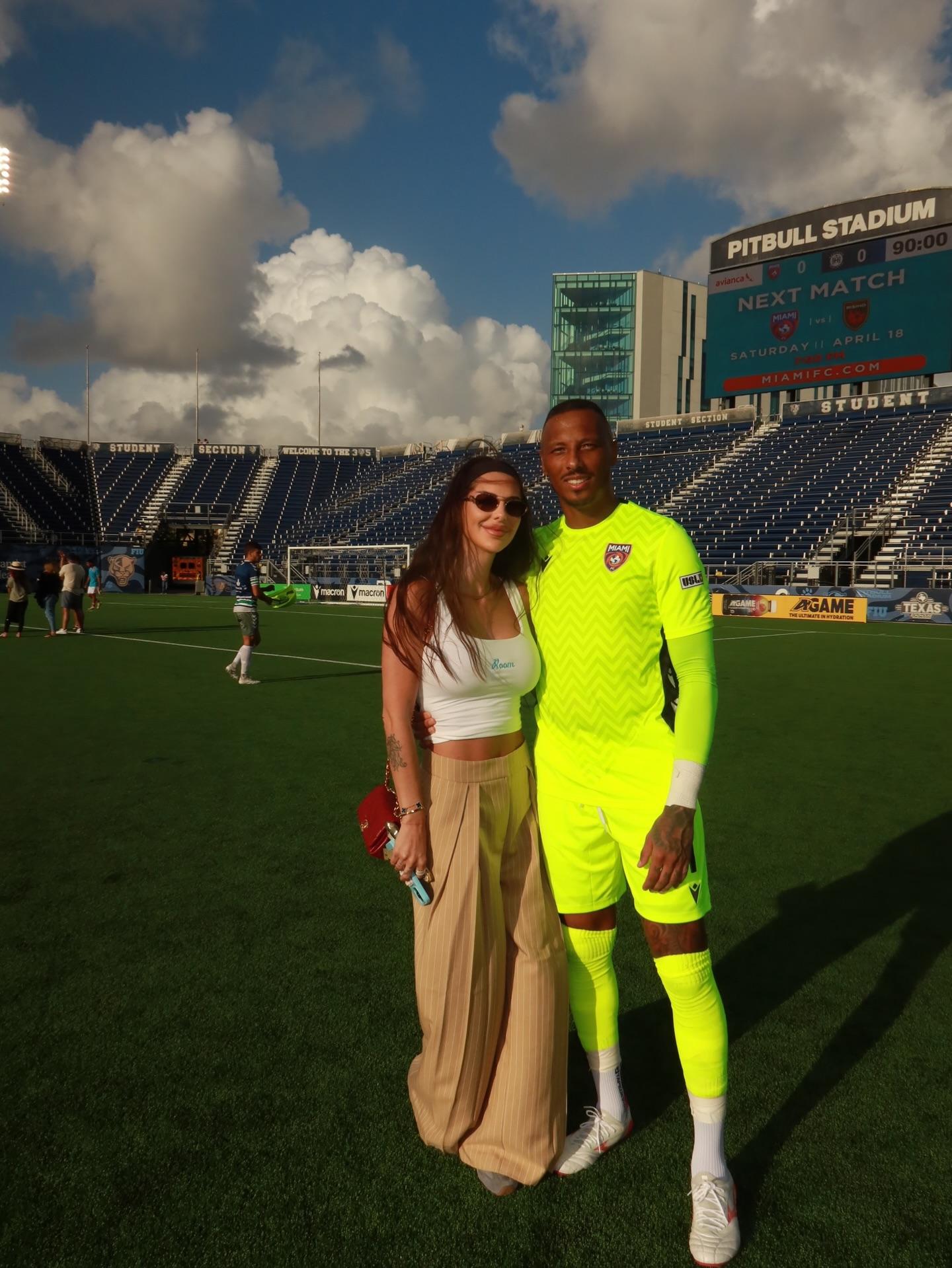 Zorana Jovanovic, mulher do guarda-redes de Curaçau, Eloy Room - foto Instagram