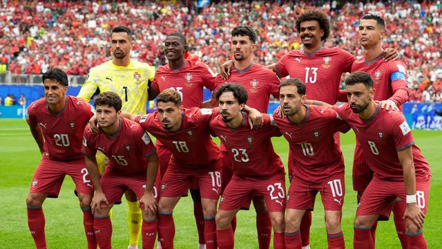 «Custa-me ver um plantel com tão grandes jogadores tornar-se uma equipa tão banal»