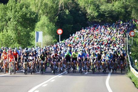 Muitos ciclistas amadores consideram completar a Quebrantahuesos um dos maiores desafios. Foto/ Quebrantahuesos