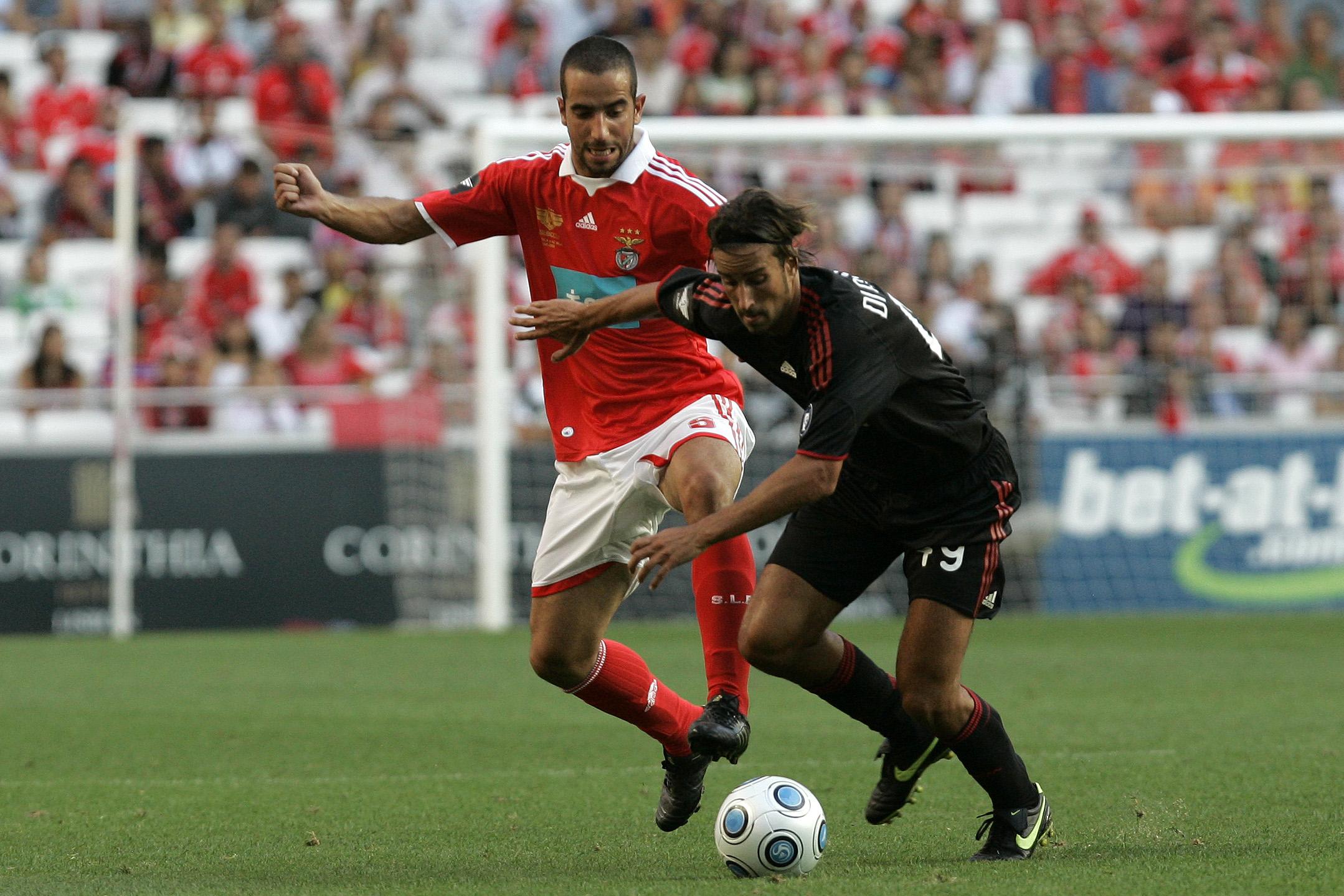 Ruben Amorim jogou a lateral-direito no Benfica-Milan a 8 de agosto de 2009 - Foto: A BOLA