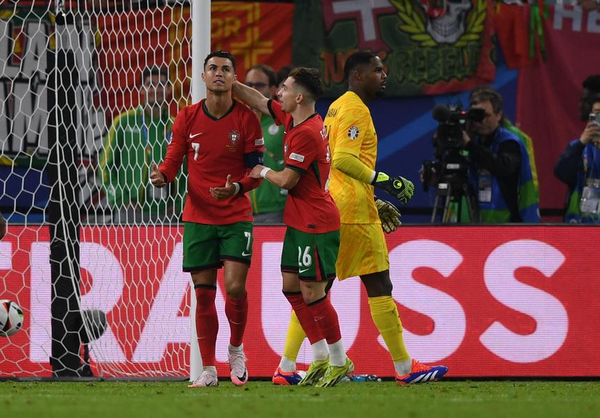 Cristiano Ronaldo e Francisco Conceição (Foto: Miguel Nunes)