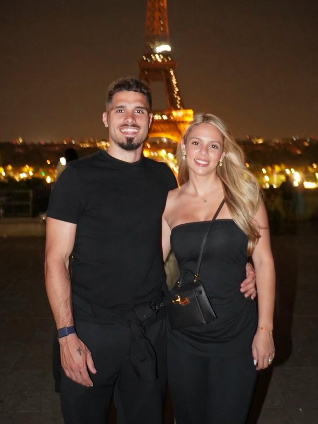 Pedro Neto, internacional português do Chelsea, com a namorada, Carolina Silva
