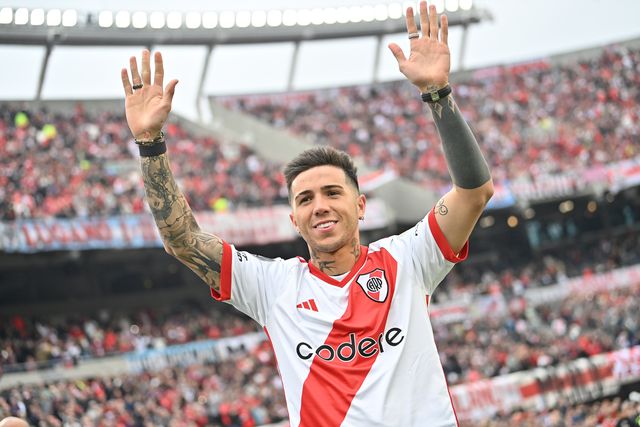 Enzo Fernández homenageado pelo River Plate