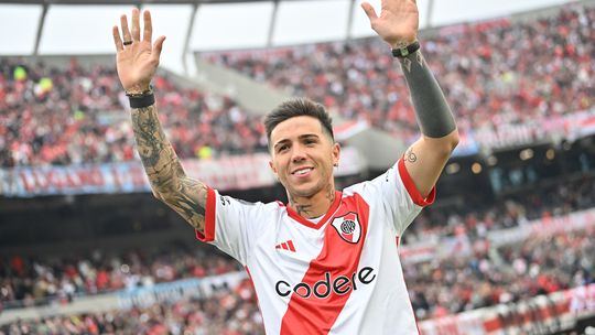 Enzo Fernández homenageado pelo River Plate