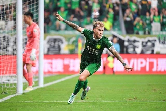 Guga abriu o marcador em dia de aniversário (Superliga Chinesa)