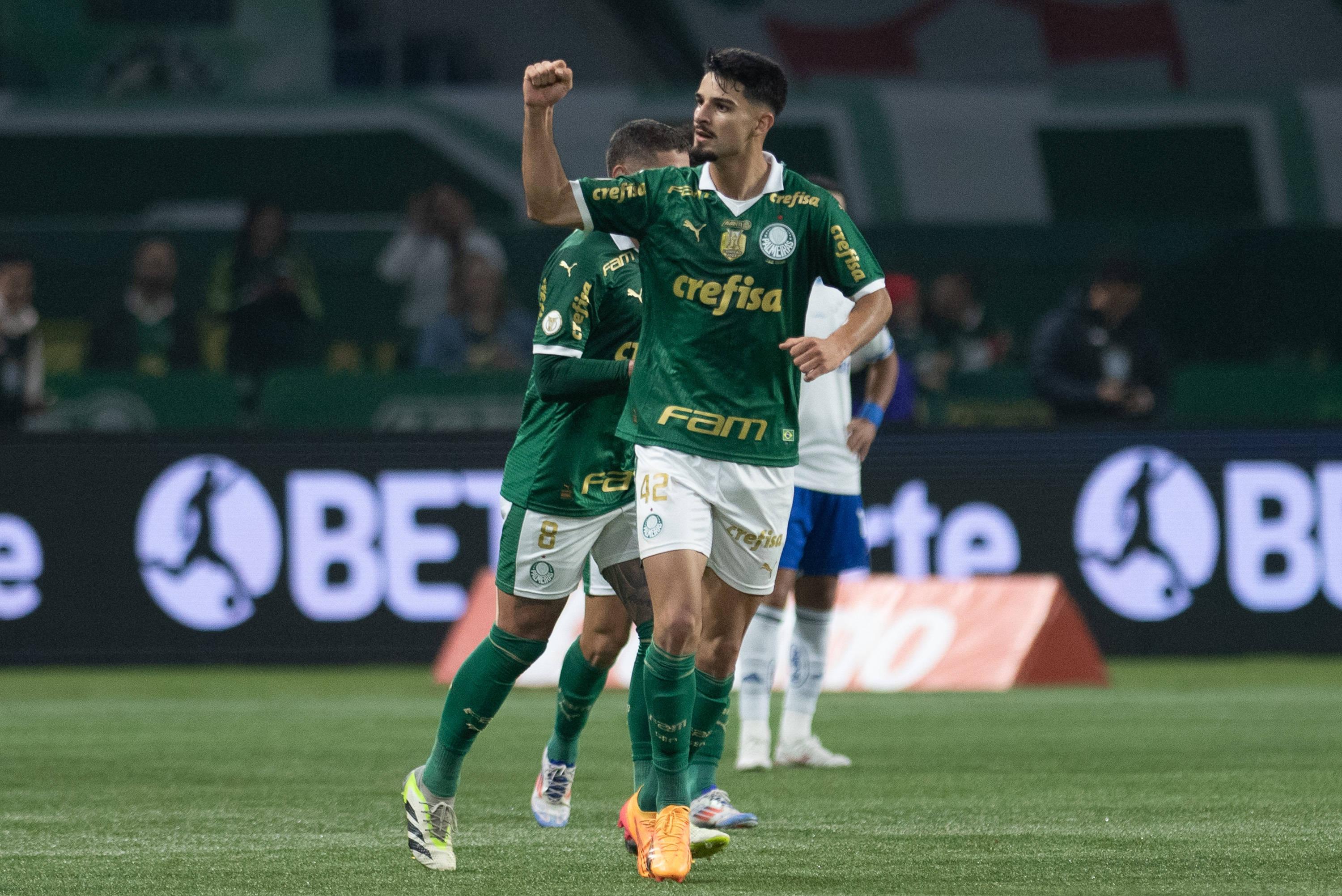 Flaco López inaugura o marcador diante do Cruzeiro