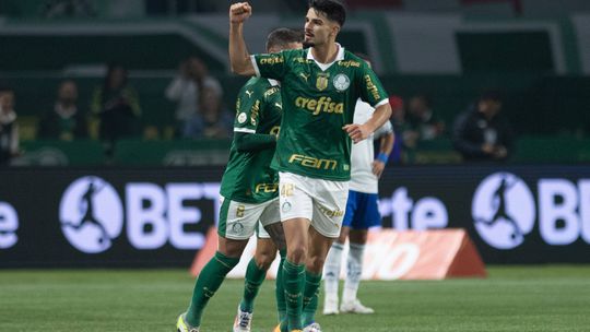 Palmeiras vence Cruzeiro com golos de 'Flaco' López e Gabriel Menino e recupera 2.º lugar