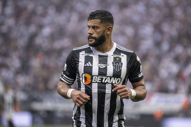 VÍDEOS: Hulk bisa no regresso de Coutinho ao Brasileirão