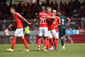 Assistência de Beste e golo de João Mário