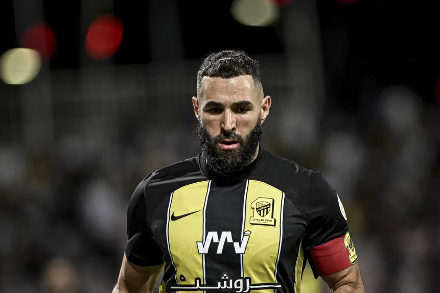 Benzema: luxo, telemóvel e multa à vista!