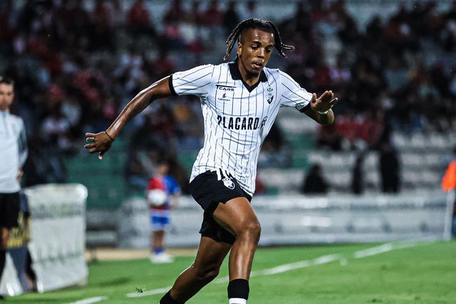 Farense: Rivaldo retira pressão ao mercado