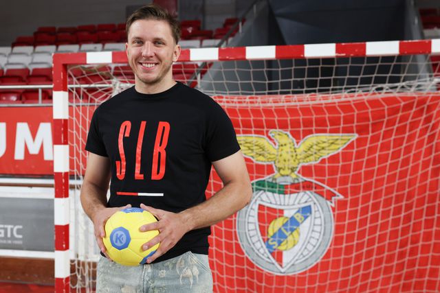 Sexto reforço para atacar título que foge há 18 anos