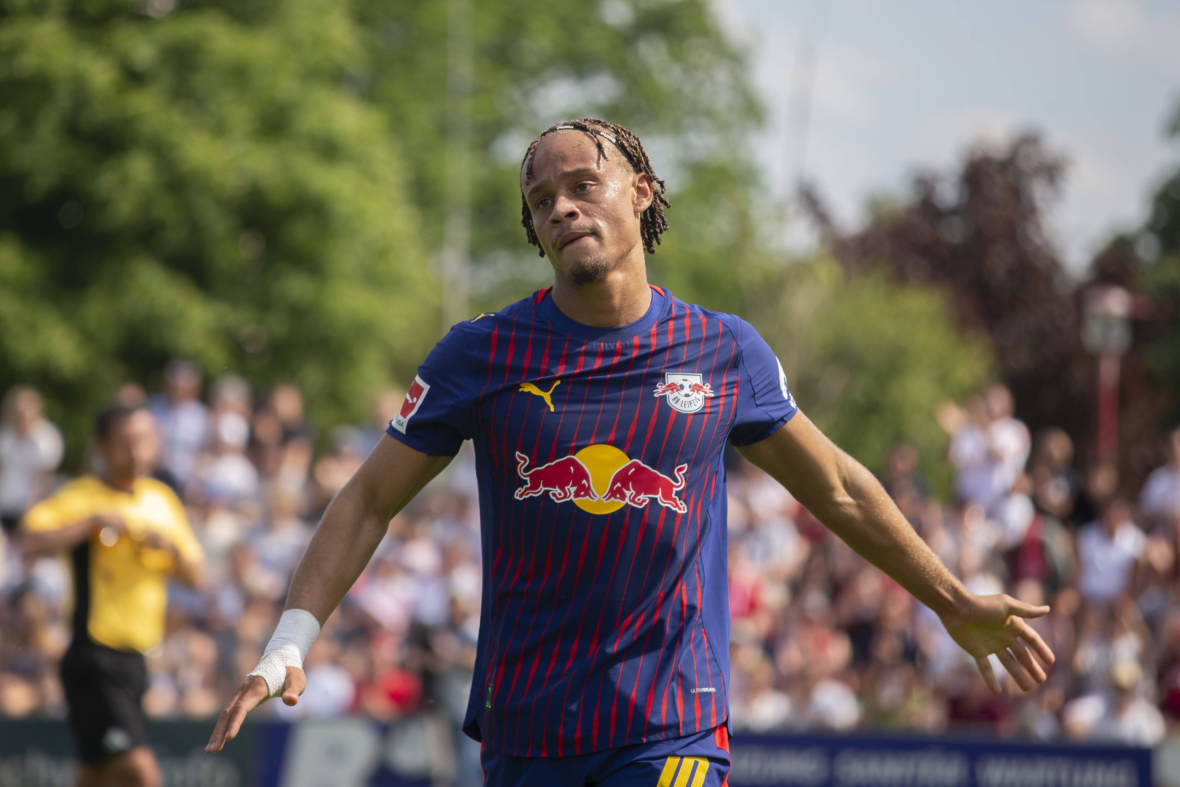 Xavi Simons durante a pré-época do Leipzig