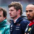 Max Verstappen ao lado de Lewis Hamilton e Fernando Alonso