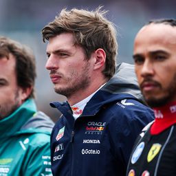 Max Verstappen ao lado de Lewis Hamilton e Fernando Alonso