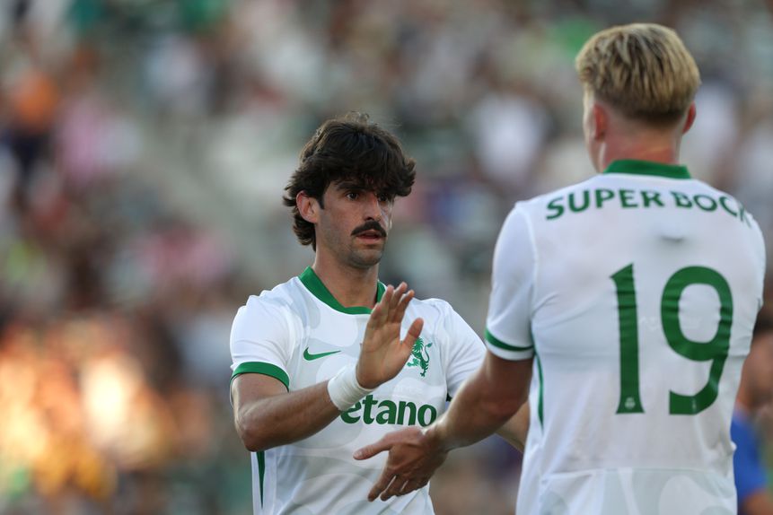 Francisco Trincão a agradecer a Conrad Harder