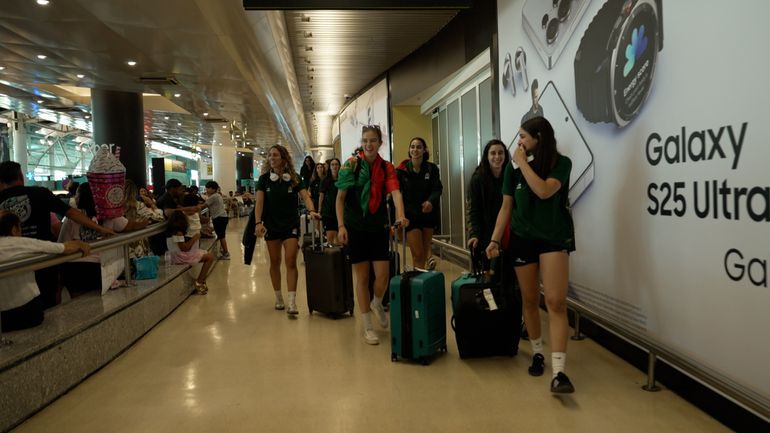 Seleção recebida em festa depois de fazer história no Mundial