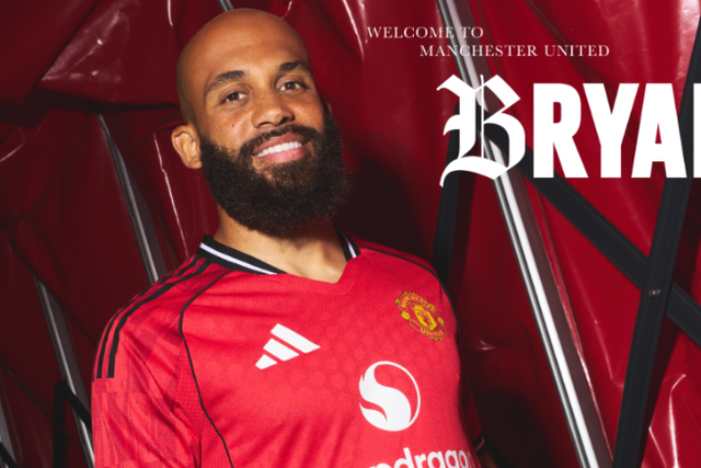 Bryan Mbeumo com a camisola do Manchester United