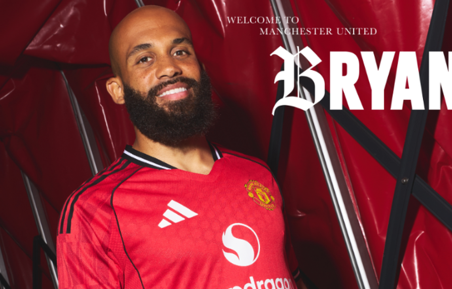 Bryan Mbeumo com a camisola do Manchester United