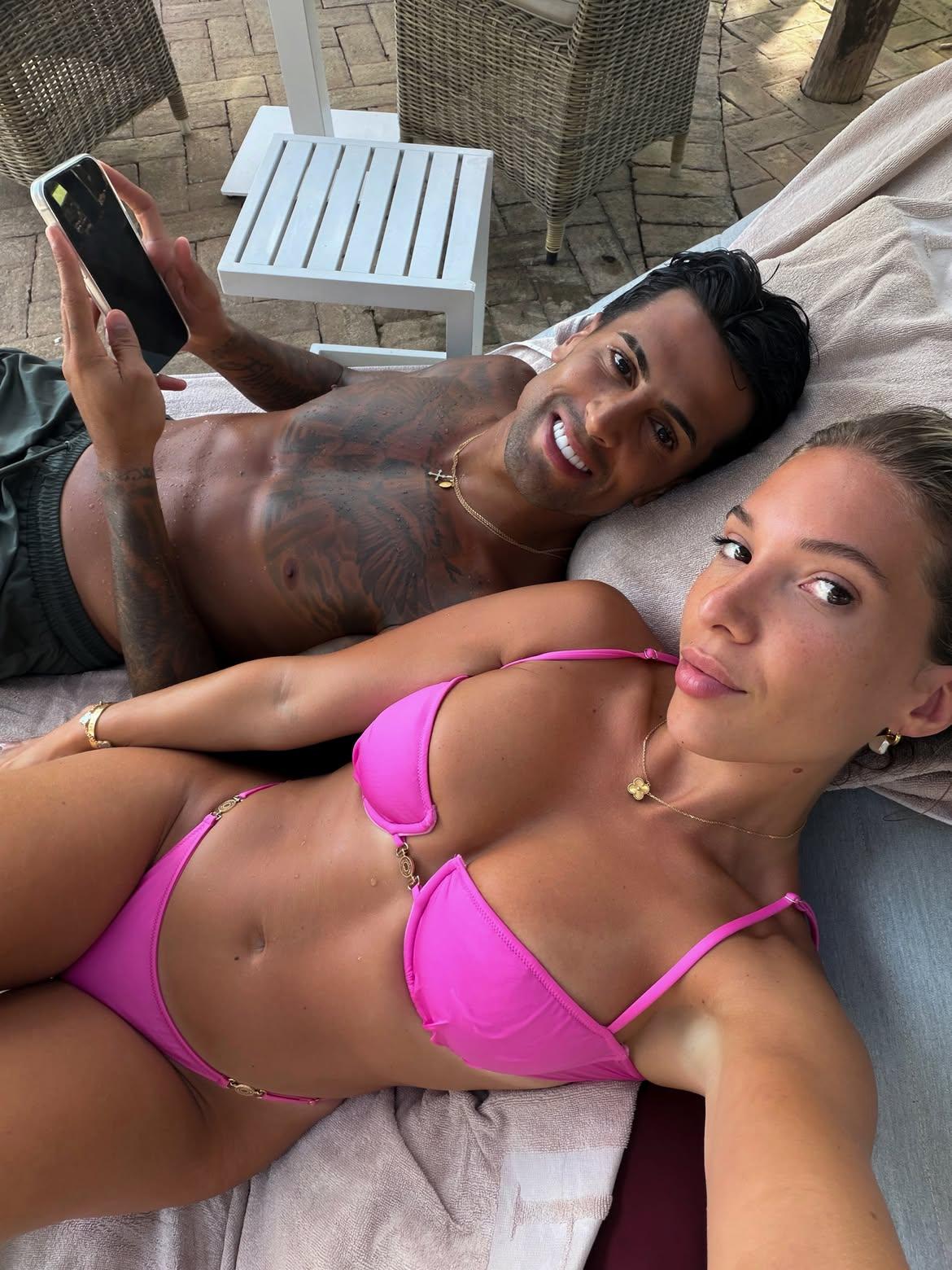 Daniela Machado, mulher de Cancelo, na Costa Esmeralda em Itália (Foto: Daniela Machado/Instagram)