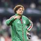 Guillermo Ochoa, guarda-redes mexicano de 41 anos