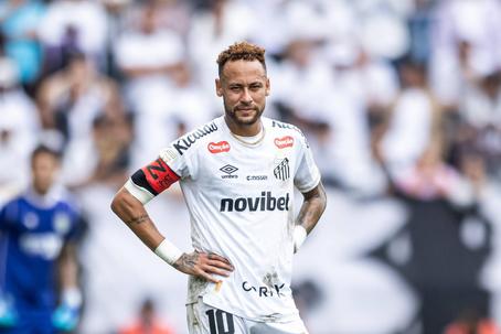 Neymar tem contrato com o Santos até ao final do ano