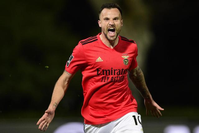 Seferovic , antigo ponta de lança do Benfica (foto: Sérgio Miguel Nunes)