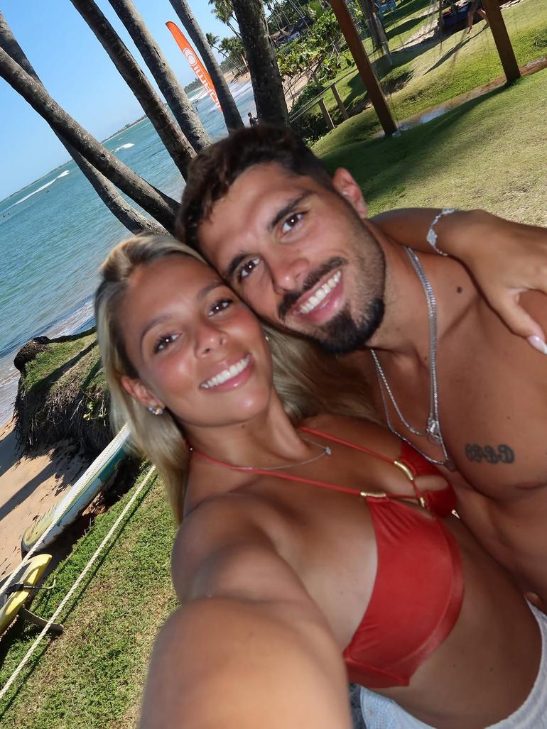 Carolina Silva e Pedro Neto em Salvador (Foto: carolina.csilva/Instagram)