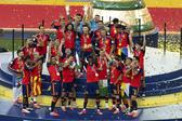 Seleção espanhola celebra a conquista do Mundial de 2026 após a final com a Argentina - Foto: Imago