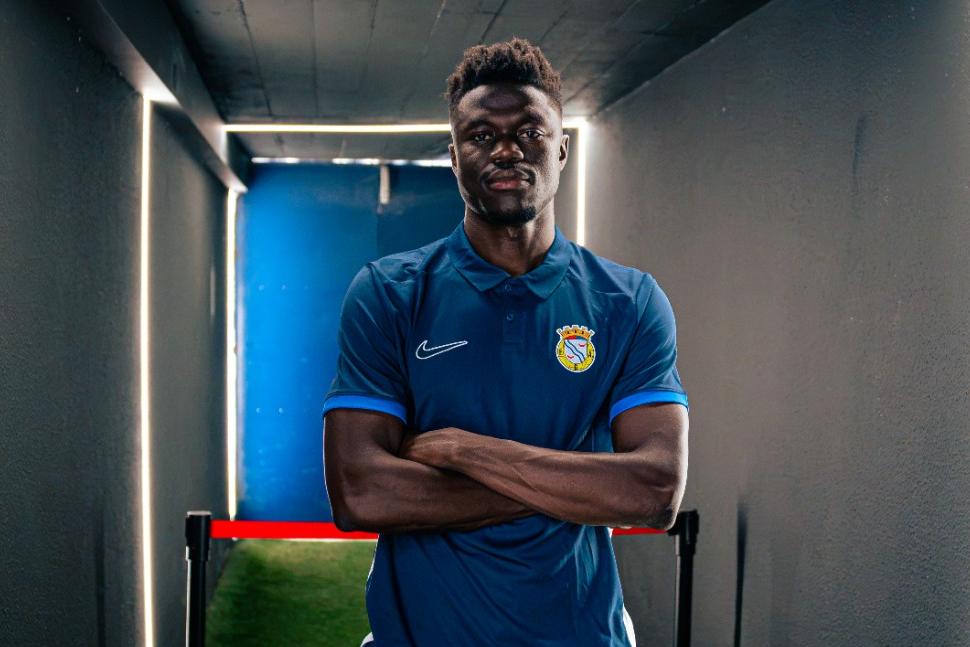 Yaya Bojang chega ao Alverca depois de ter representado os dinamarqueses do Odense — Foto: Alverca