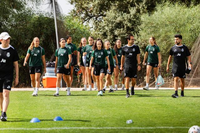 Treino da equipa feminina do Sporting no Algarve (Foto: Sporting)