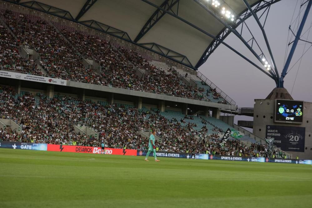 Excitement Builds as 20,000 Fans Prepare for Farense vs Sporting Clash at Estádio Algarve