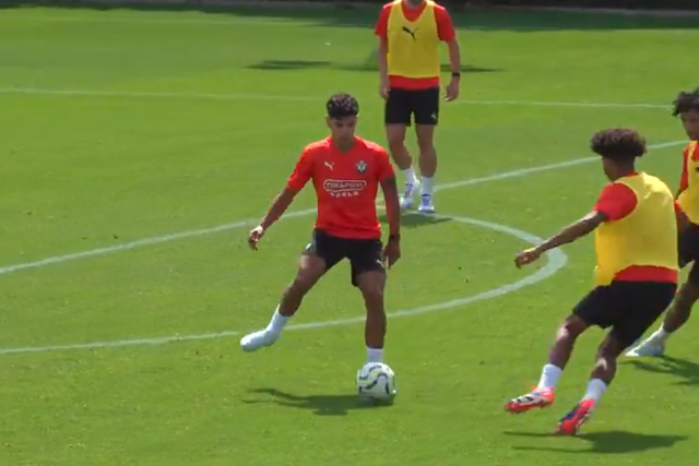 Mateus Fernandes já treina e assiste pelo Southampton