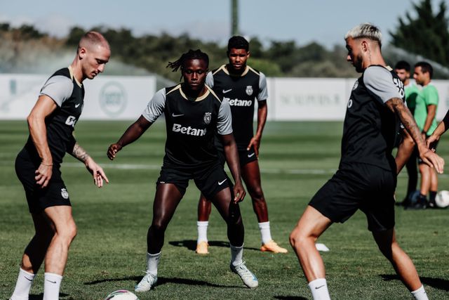 Sporting continua a preparar deslocação a Faro com quatro baixas