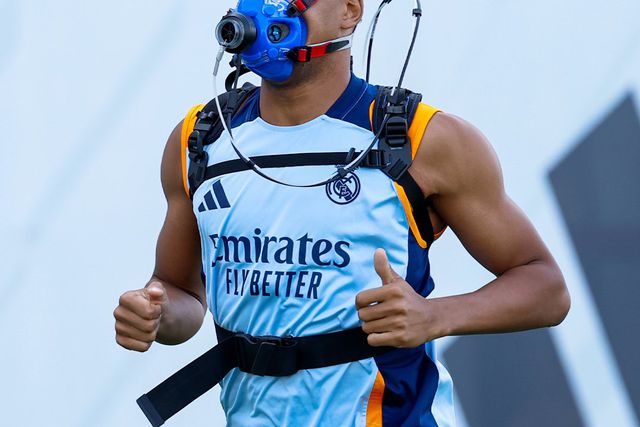 Fotos: Mbappé e o regresso da máscara