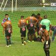 Jogador expulso por urinar durante o jogo