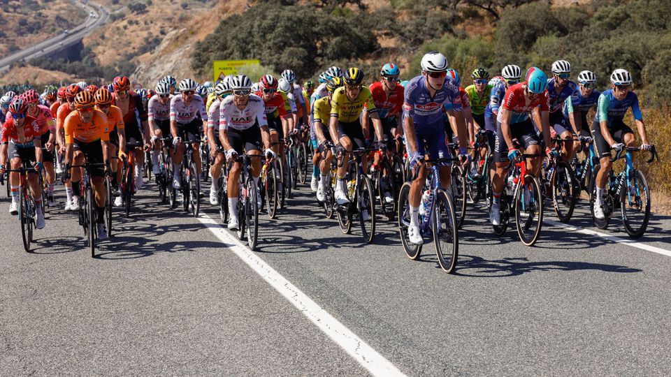 João Almeida mantém 2.º lugar na Vuelta, Rui Costa abandona