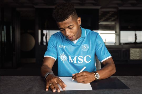 Oficial: David Neres no Nápoles