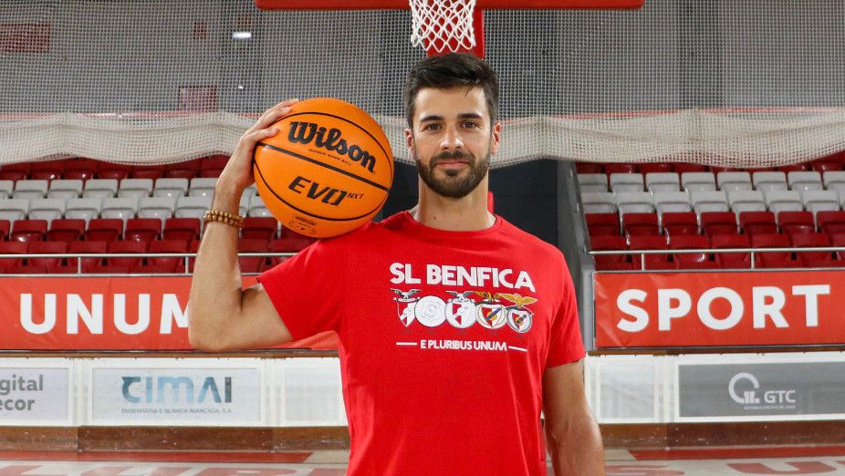 Oficial: José Barbosa renova pelo Benfica