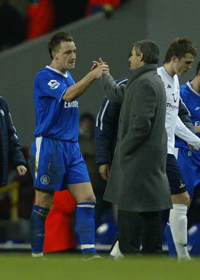 John Terry fez mais de 700 jogos pelo Chelsea. Viveu os melhores anos com José Mourinho. Venceu 5 vezes a Premier League, outras tantas a FA Cup, três vezes a Taça da Liga, sem esquecer Liga dos Campeões e Liga Europa (IMAGO)