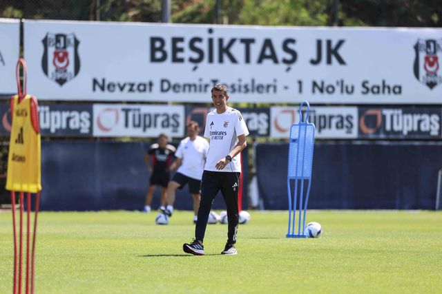 Bruno Lage orientou sessão de trabalho na Turquia. Foto Benfica