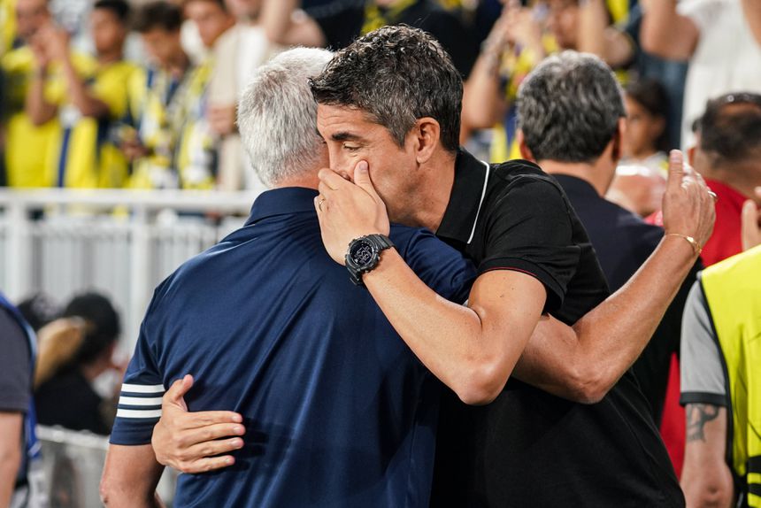 Mourinho e Lage antes do Fenerbahçe-Benfica (foto:IMAGO)