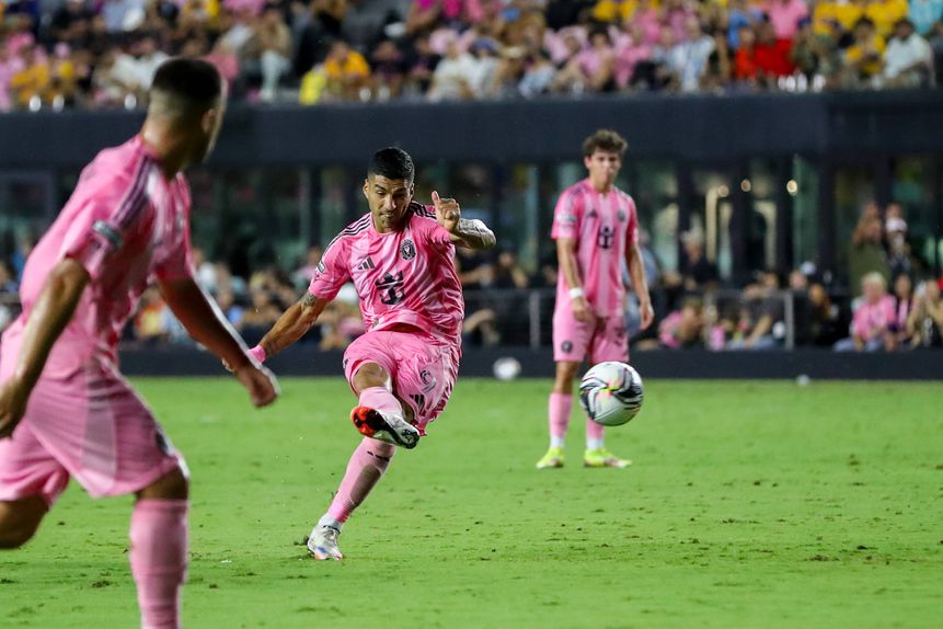 Suárez marca de penálti