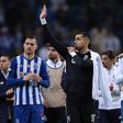 Toni Martínez ao lado de Diogo Costa em março de 2023, após o jogo do FC Porto com o Inter, para a Liga dos Campeões (foto: IMAGO)