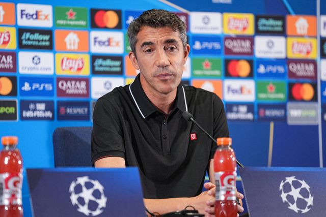 Bruno Lage na conferência de imprensa de rescaldo do Fenerbahçe-Benfica (FOTO: IMAGO)