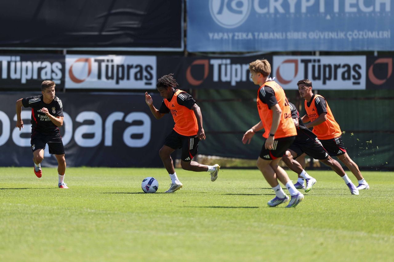 Benfica treinou na casa do Besiktas. Foto Benfica