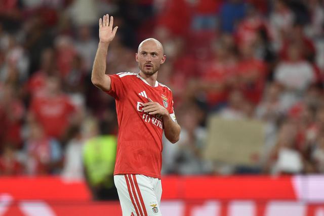 Aursnes, médio do Benfica (foto: Miguel Nunes)