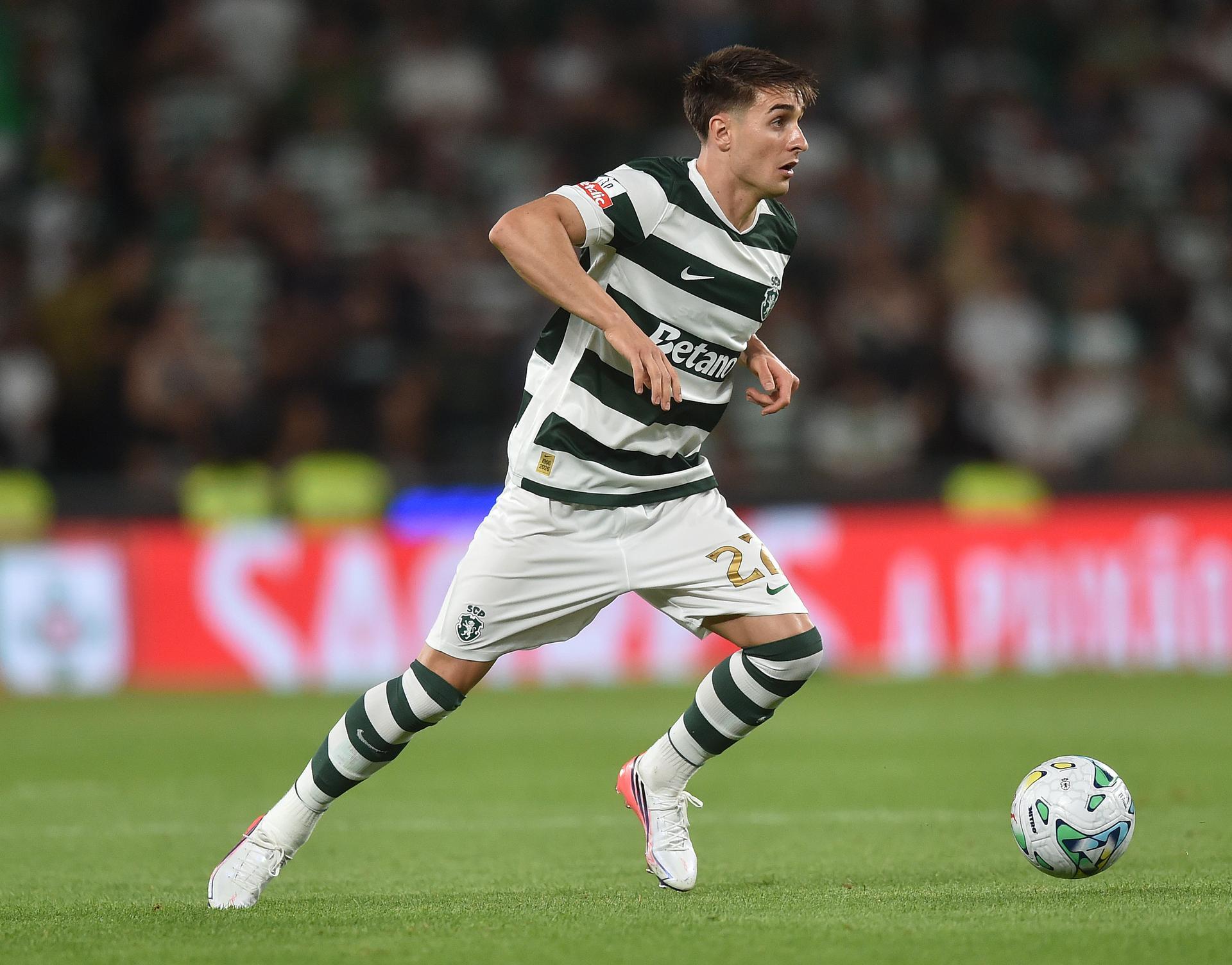 Iván Fresneda foi suplente utilizado de Vagiannidis, que saiu de maca no último jogo, em ambos os jogos e pode ser titular - Foto: Miguel Nunes
