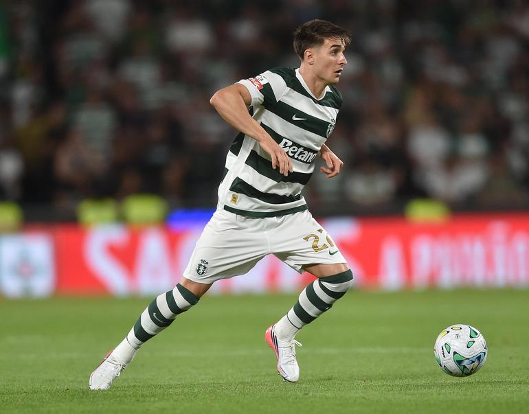 Iván Fresneda foi suplente utilizado de Vagiannidis, que saiu de maca no último jogo, em ambos os jogos e pode ser titular - Foto: Miguel Nunes
