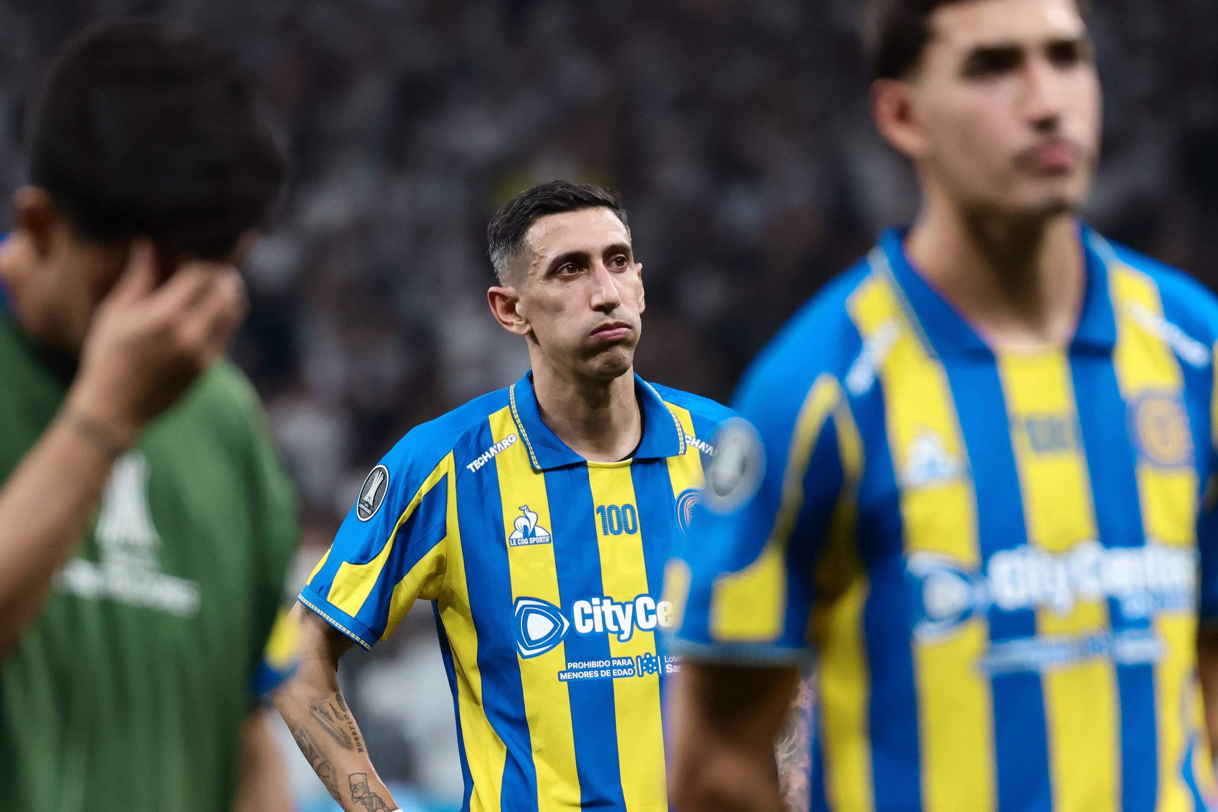 Ángel Di María frustrado com a eliminação do Rosario Central da Libertadores
